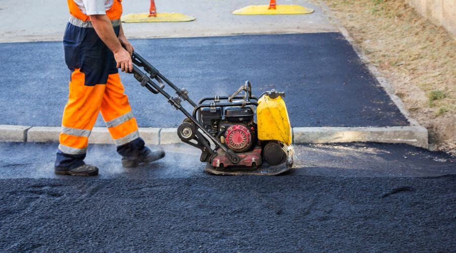 Professional gutter cleaning in Catron, MO